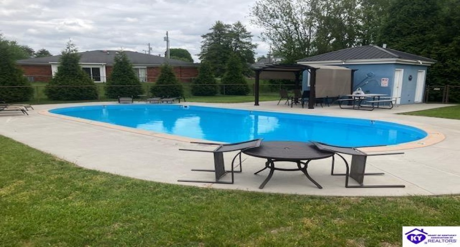 Freeman Green Drive, Elizabethtown, Kentucky 42701, ,2 BathroomsBathrooms,For Sale,Freeman Green Drive,HK24003177