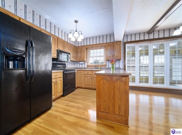 Rogers Drive, Magnolia, Kentucky 42757, ,2 BathroomsBathrooms,For Sale,Rogers Drive,HK24003189