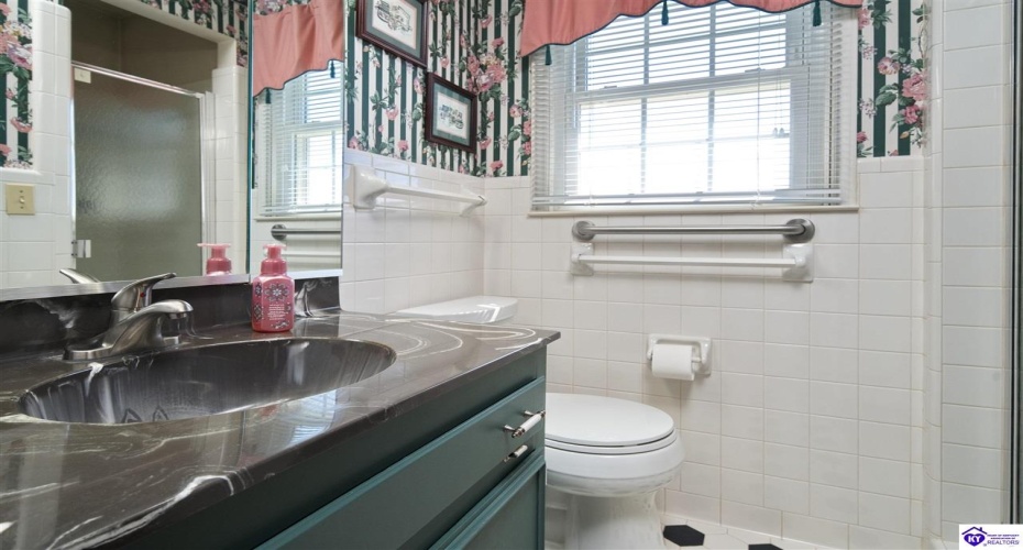 Rogers Drive, Magnolia, Kentucky 42757, ,2 BathroomsBathrooms,For Sale,Rogers Drive,HK24003189 Rogers Drive, Magnolia, Kentucky 42757, ,2 BathroomsBathrooms,For Sale,Rogers Drive,HK24003189