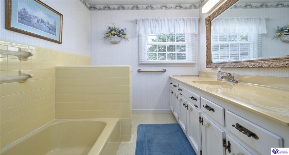 Rogers Drive, Magnolia, Kentucky 42757, ,2 BathroomsBathrooms,For Sale,Rogers Drive,HK24003189 Rogers Drive, Magnolia, Kentucky 42757, ,2 BathroomsBathrooms,For Sale,Rogers Drive,HK24003189