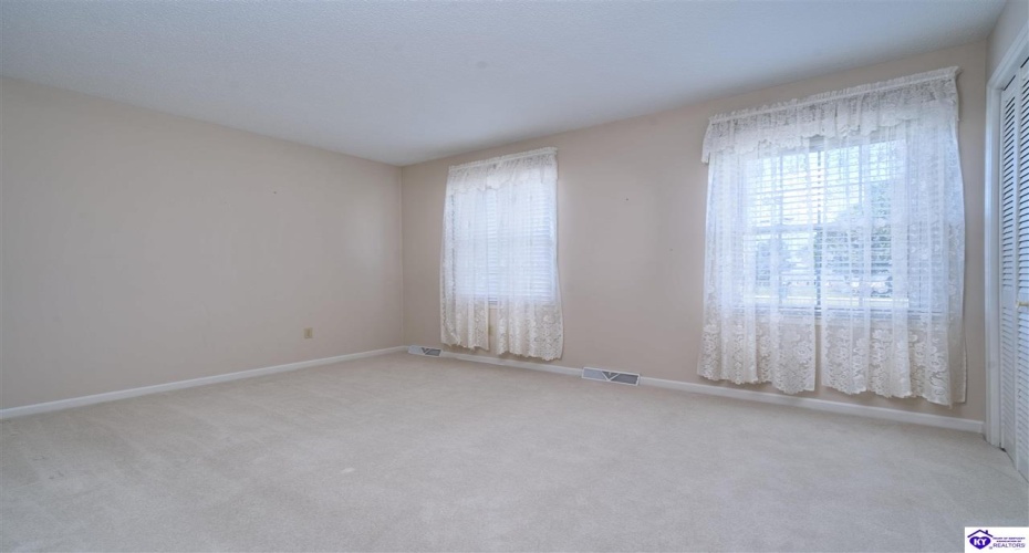 Rogers Drive, Magnolia, Kentucky 42757, ,2 BathroomsBathrooms,For Sale,Rogers Drive,HK24003189 Rogers Drive, Magnolia, Kentucky 42757, ,2 BathroomsBathrooms,For Sale,Rogers Drive,HK24003189