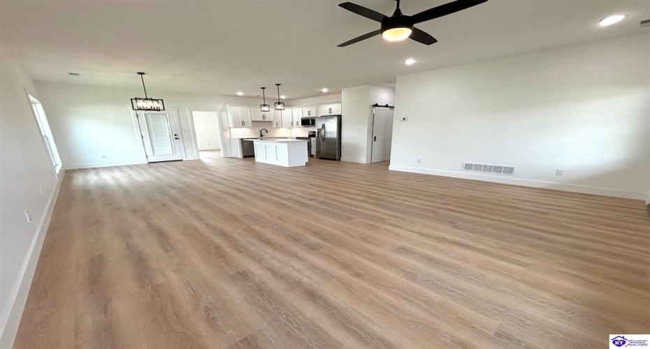 Martha Miles Ct, Brandenburg, Kentucky 40108, ,2 BathroomsBathrooms,For Sale,Martha Miles Ct,HK24003198