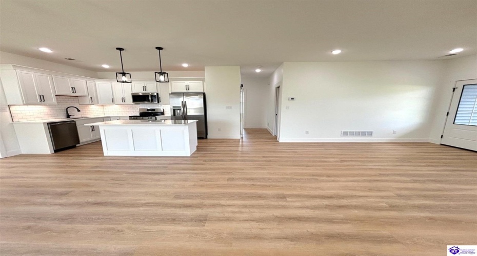 Martha Miles Ct, Brandenburg, Kentucky 40108, ,2 BathroomsBathrooms,For Sale,Martha Miles Ct,HK24003198