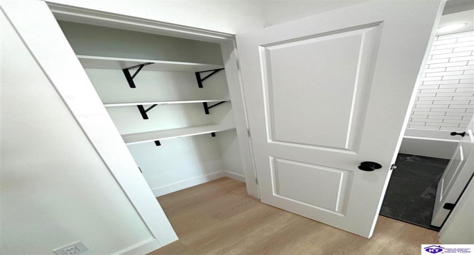 Martha Miles Ct, Brandenburg, Kentucky 40108, ,2 BathroomsBathrooms,For Sale,Martha Miles Ct,HK24003198