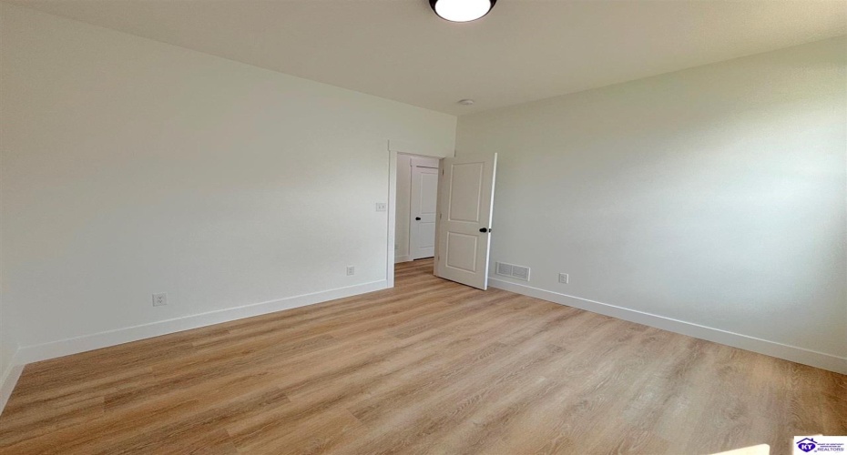 Martha Miles Ct, Brandenburg, Kentucky 40108, ,2 BathroomsBathrooms,For Sale,Martha Miles Ct,HK24003198