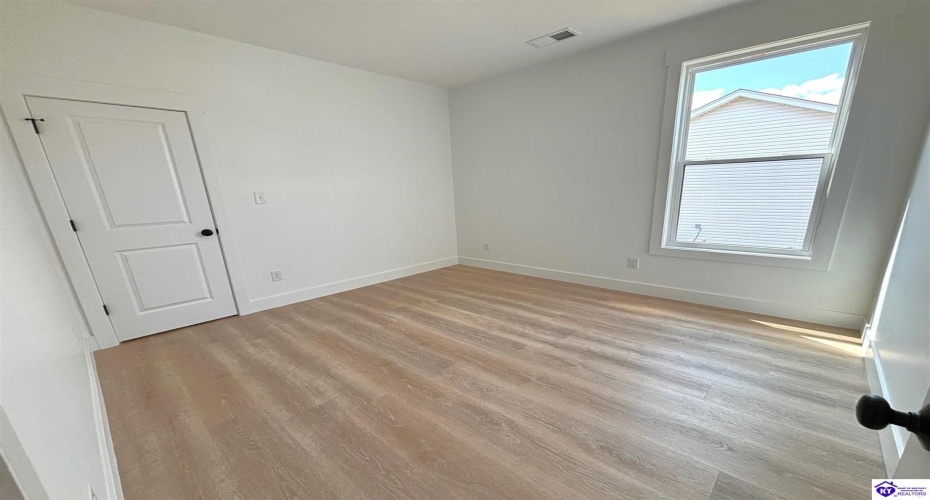 Martha Miles Ct, Brandenburg, Kentucky 40108, ,2 BathroomsBathrooms,For Sale,Martha Miles Ct,HK24003198