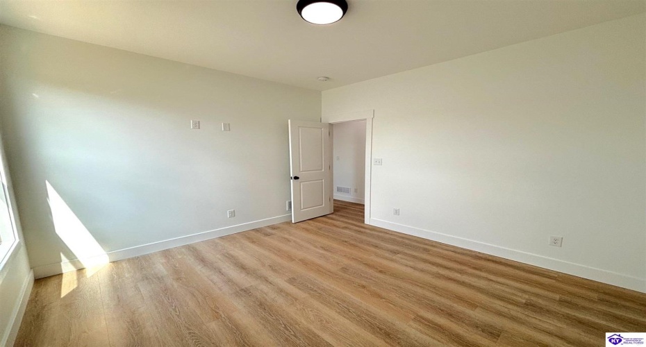 Martha Miles Ct, Brandenburg, Kentucky 40108, ,2 BathroomsBathrooms,For Sale,Martha Miles Ct,HK24003198