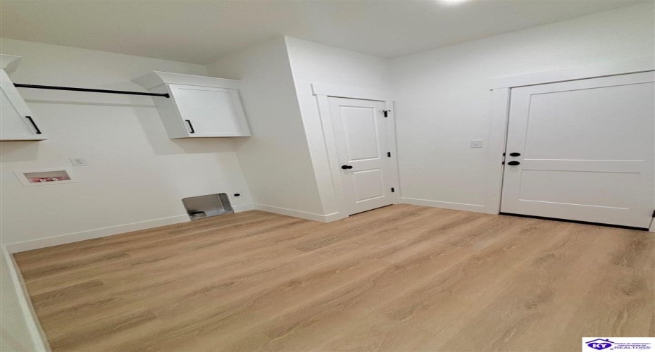 Martha Miles Ct, Brandenburg, Kentucky 40108, ,2 BathroomsBathrooms,For Sale,Martha Miles Ct,HK24003198