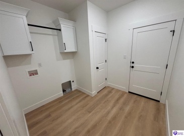 Martha Miles Ct, Brandenburg, Kentucky 40108, ,2 BathroomsBathrooms,For Sale,Martha Miles Ct,HK24003198