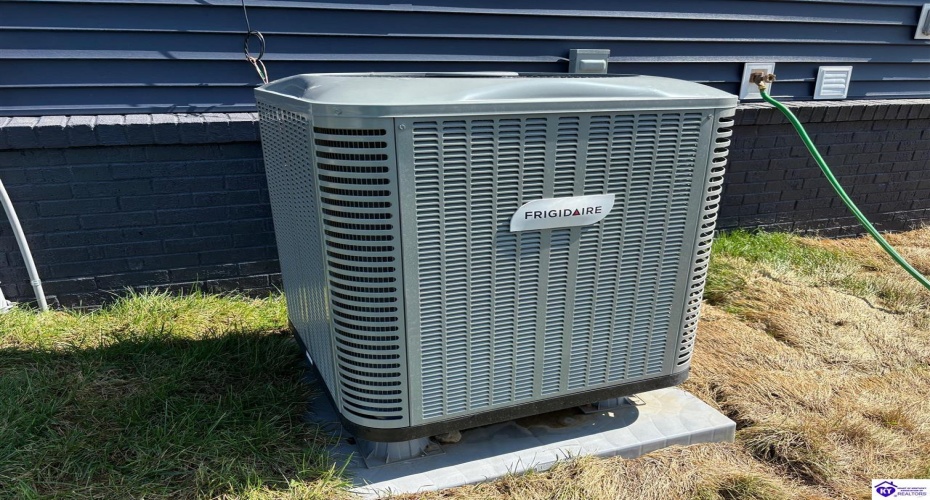 Martha Miles Ct, Brandenburg, Kentucky 40108, ,2 BathroomsBathrooms,For Sale,Martha Miles Ct,HK24003198