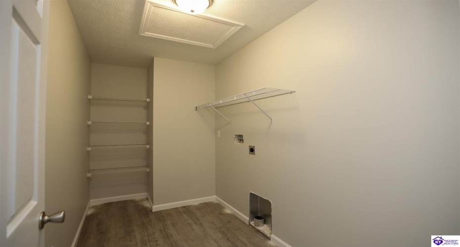 Mandan Ct, Guston, Kentucky 40142, ,2 BathroomsBathrooms,For Sale,Mandan Ct,HK24003206