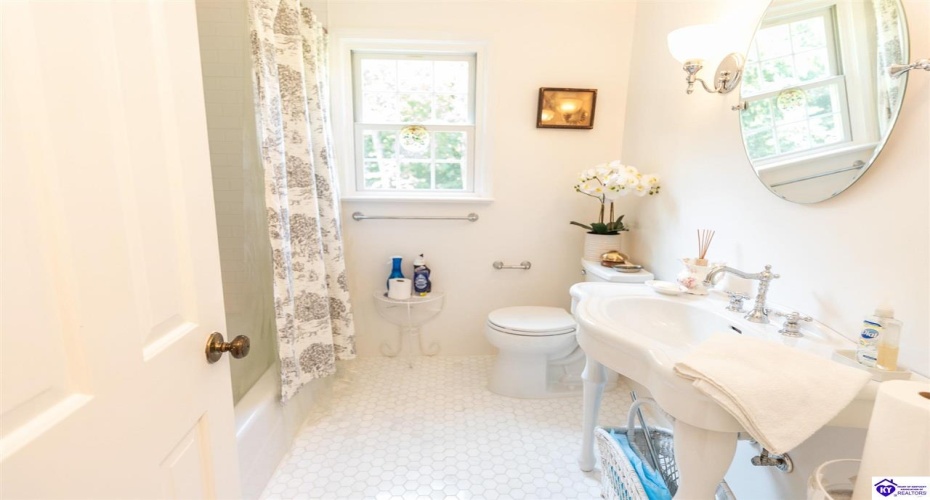 Mayapple Lane, Elizabethtown, Kentucky 42701, ,3 BathroomsBathrooms,For Sale,Mayapple Lane,HK24003215
