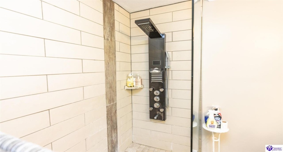 Mayapple Lane, Elizabethtown, Kentucky 42701, ,3 BathroomsBathrooms,For Sale,Mayapple Lane,HK24003215