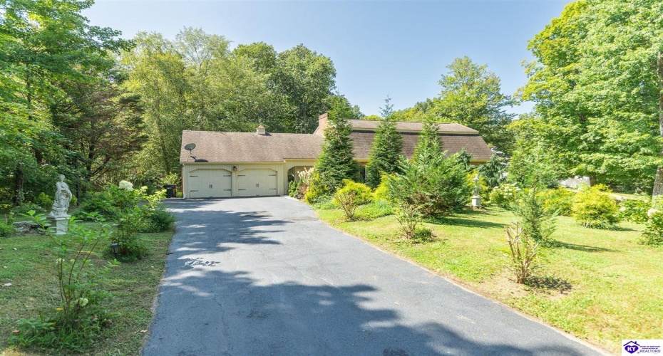 Mayapple Lane, Elizabethtown, Kentucky 42701, ,3 BathroomsBathrooms,For Sale,Mayapple Lane,HK24003215