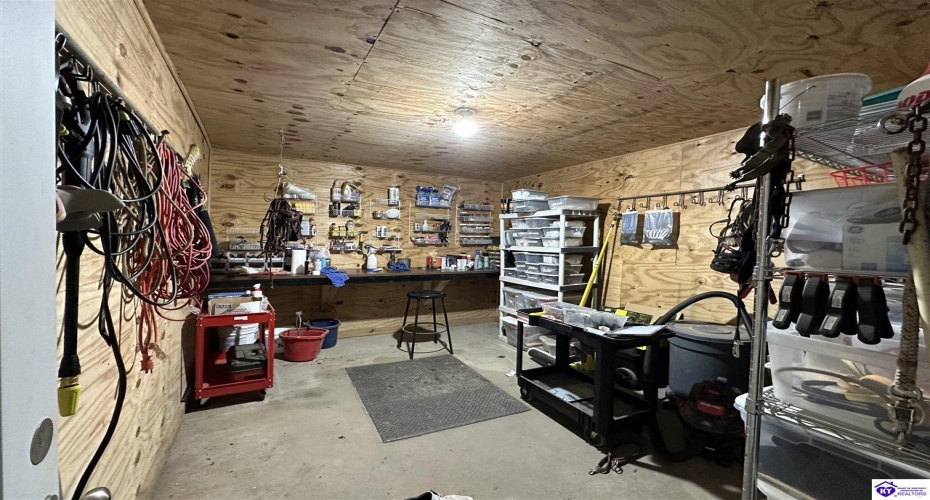 Lower River Road, Louisville, Kentucky 40272, ,2 BathroomsBathrooms,For Sale,Lower River Road,HK24003216