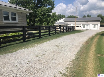 Lower River Road, Louisville, Kentucky 40272, ,2 BathroomsBathrooms,For Sale,Lower River Road,HK24003216 Lower River Road, Louisville, Kentucky 40272, ,2 BathroomsBathrooms,For Sale,Lower River Road,HK24003216