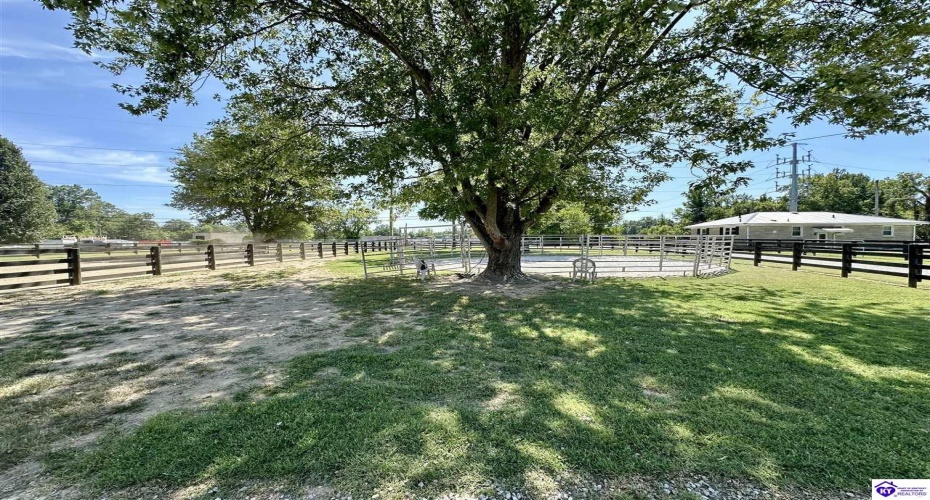 Lower River Road, Louisville, Kentucky 40272, ,2 BathroomsBathrooms,For Sale,Lower River Road,HK24003216