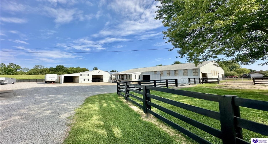 Lower River Road, Louisville, Kentucky 40272, ,2 BathroomsBathrooms,For Sale,Lower River Road,HK24003216