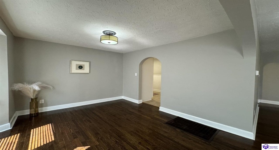 Peachtree Street, Elizabethtown, Kentucky 42701, ,2 BathroomsBathrooms,For Sale,Peachtree Street,HK24003222