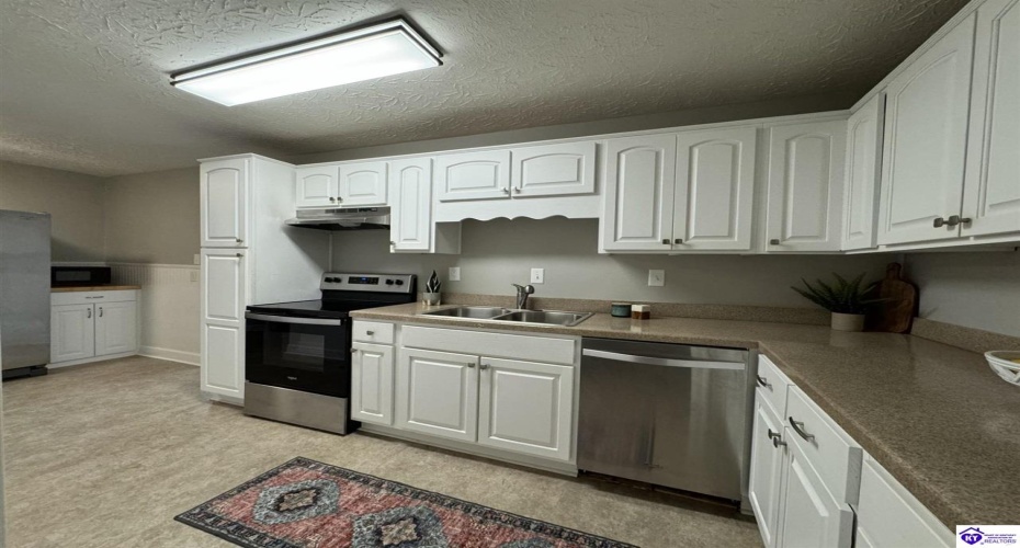 Peachtree Street, Elizabethtown, Kentucky 42701, ,2 BathroomsBathrooms,For Sale,Peachtree Street,HK24003222