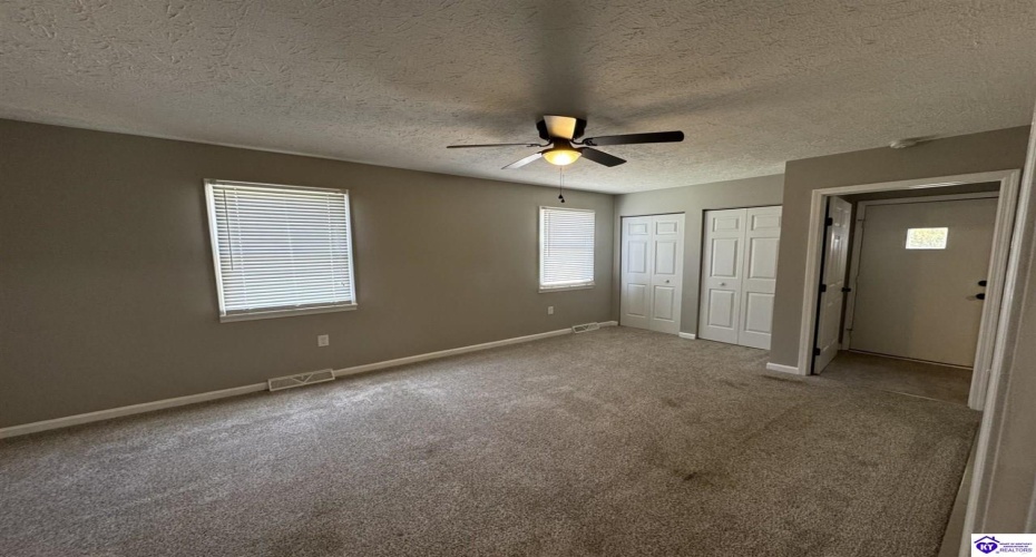 Peachtree Street, Elizabethtown, Kentucky 42701, ,2 BathroomsBathrooms,For Sale,Peachtree Street,HK24003222