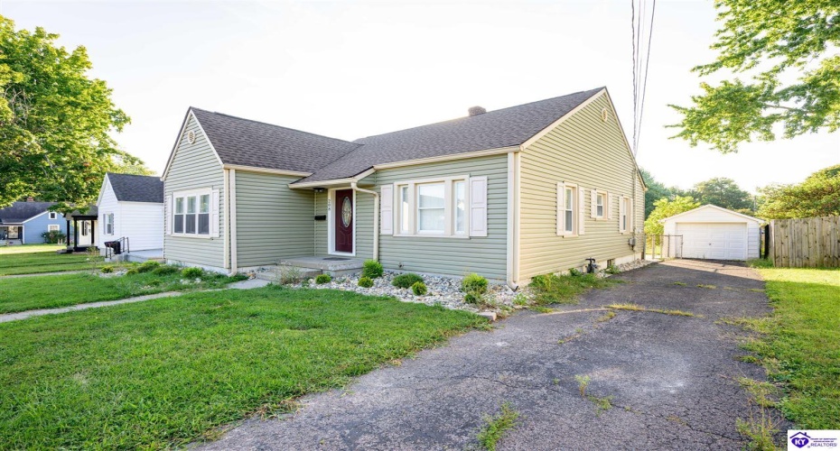 Peachtree Street, Elizabethtown, Kentucky 42701, ,2 BathroomsBathrooms,For Sale,Peachtree Street,HK24003222