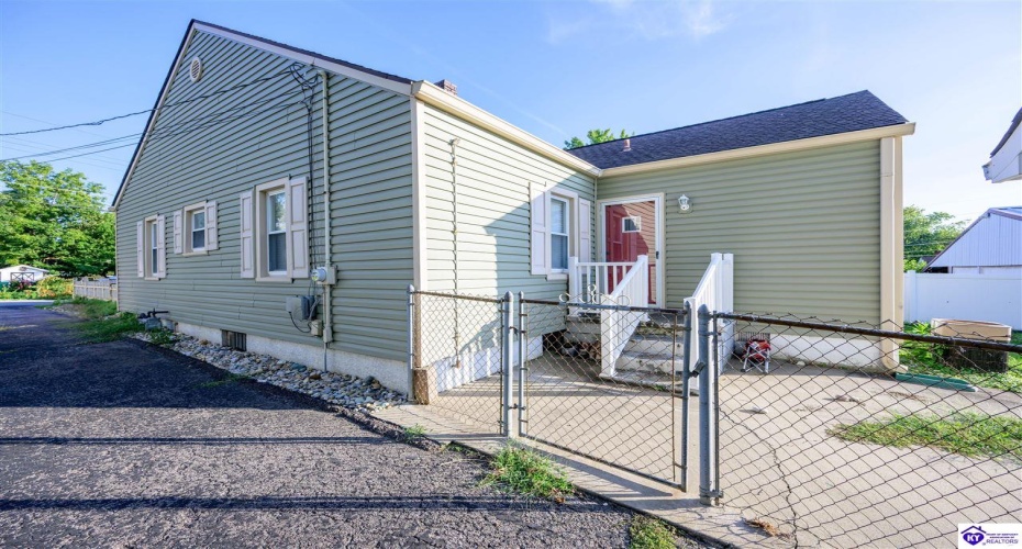 Peachtree Street, Elizabethtown, Kentucky 42701, ,2 BathroomsBathrooms,For Sale,Peachtree Street,HK24003222