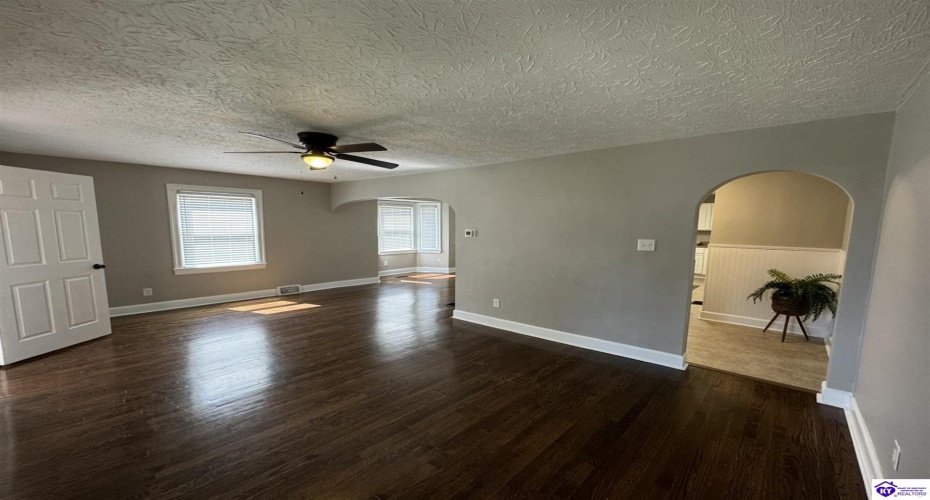 Peachtree Street, Elizabethtown, Kentucky 42701, ,2 BathroomsBathrooms,For Sale,Peachtree Street,HK24003222