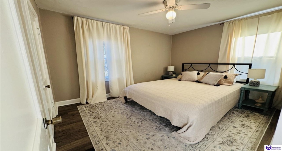 Churchill Court, Elizabethtown, Kentucky 42701, ,2 BathroomsBathrooms,For Sale,Churchill Court,HK24003226