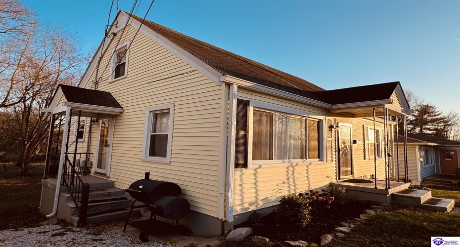 Churchill Court, Elizabethtown, Kentucky 42701, ,2 BathroomsBathrooms,For Sale,Churchill Court,HK24003226