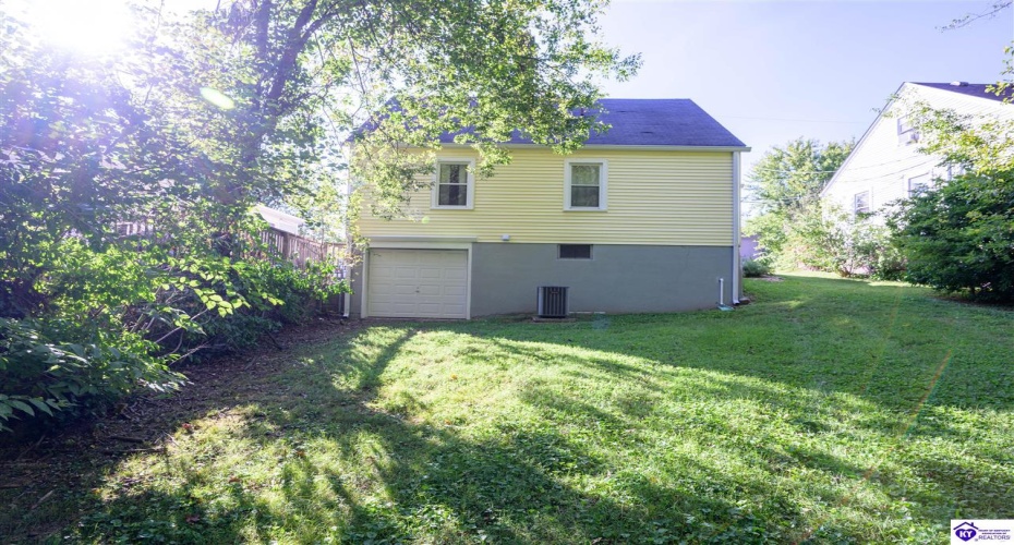 Churchill Court, Elizabethtown, Kentucky 42701, ,2 BathroomsBathrooms,For Sale,Churchill Court,HK24003226