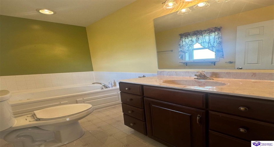 Jenkins Road, Rineyville, Kentucky 40162, ,3 BathroomsBathrooms,For Sale,Jenkins Road,HK24003227