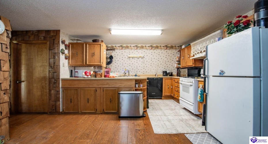 Berrytown Road, Rineyville, Kentucky 40162, ,3 BathroomsBathrooms,For Sale,Berrytown Road,HK23003433