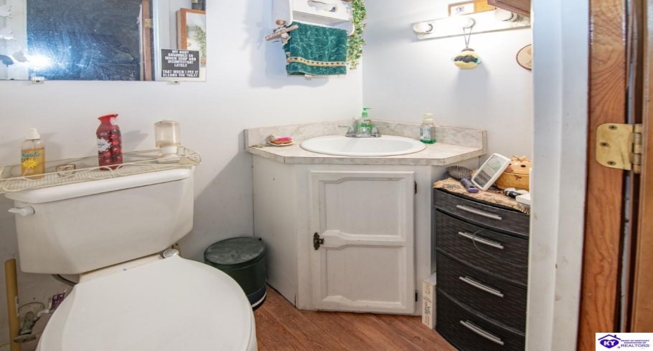 Berrytown Road, Rineyville, Kentucky 40162, ,3 BathroomsBathrooms,For Sale,Berrytown Road,HK23003433