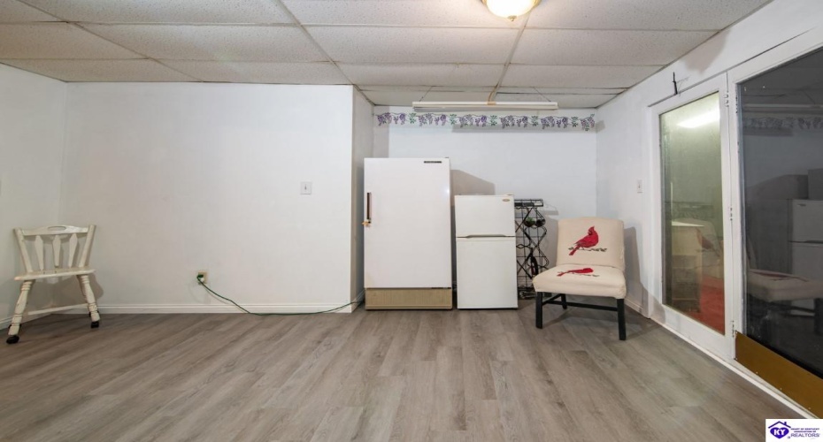 Berrytown Road, Rineyville, Kentucky 40162, ,3 BathroomsBathrooms,For Sale,Berrytown Road,HK23003433