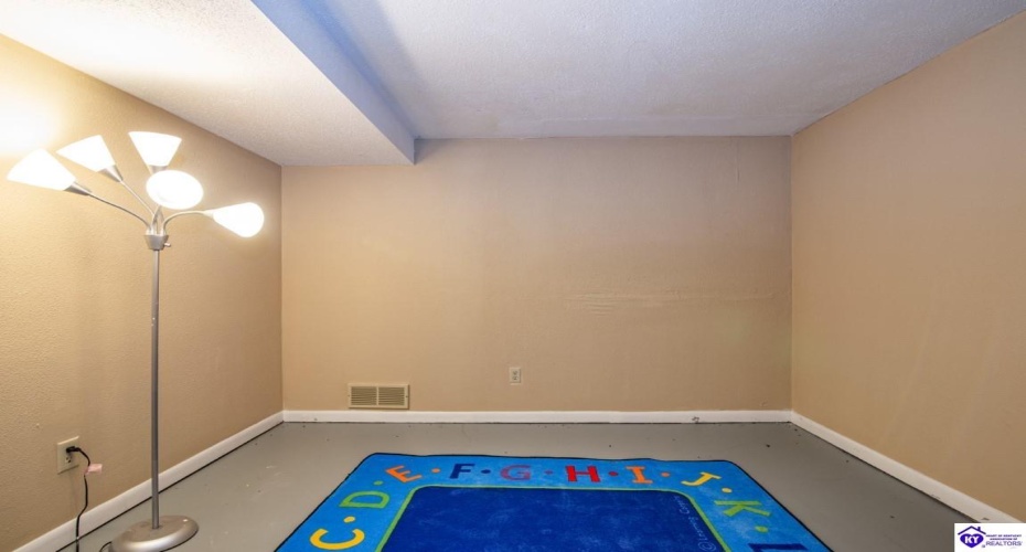 Berrytown Road, Rineyville, Kentucky 40162, ,3 BathroomsBathrooms,For Sale,Berrytown Road,HK23003433