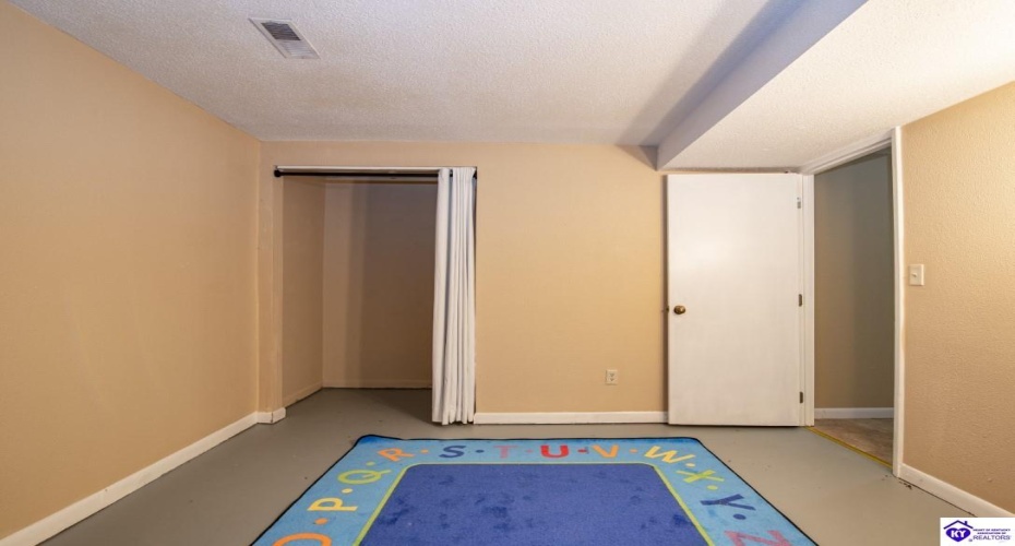 Berrytown Road, Rineyville, Kentucky 40162, ,3 BathroomsBathrooms,For Sale,Berrytown Road,HK23003433