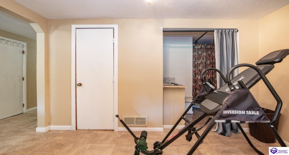 Berrytown Road, Rineyville, Kentucky 40162, ,3 BathroomsBathrooms,For Sale,Berrytown Road,HK23003433