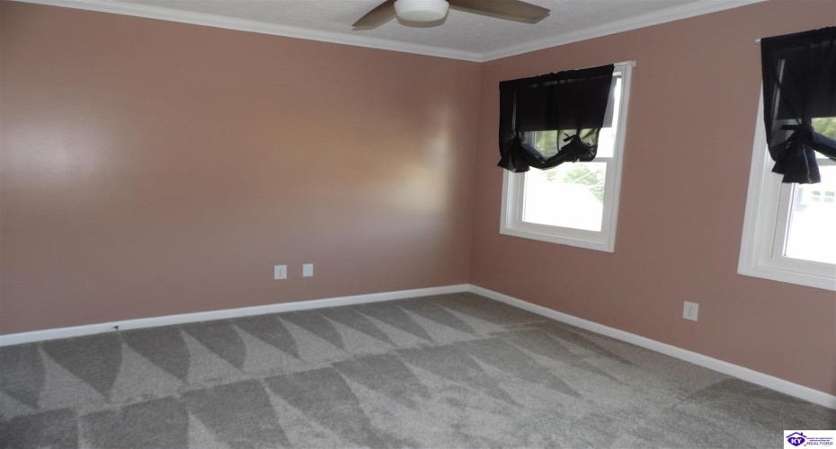 Skyline Drive, Radcliff, Kentucky 40160-0000, ,4 BathroomsBathrooms,For Sale,Skyline Drive,HK24003229