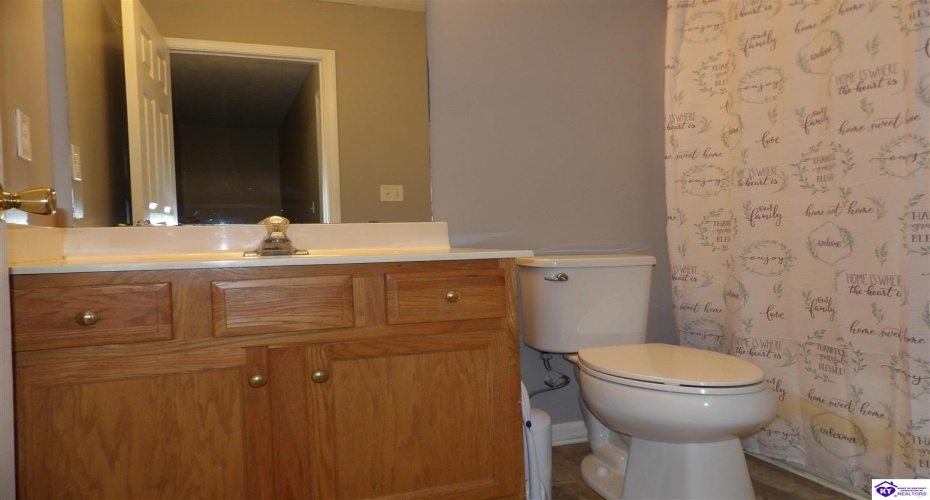 Skyline Drive, Radcliff, Kentucky 40160-0000, ,4 BathroomsBathrooms,For Sale,Skyline Drive,HK24003229