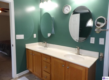 Skyline Drive, Radcliff, Kentucky 40160-0000, ,4 BathroomsBathrooms,For Sale,Skyline Drive,HK24003229 Skyline Drive, Radcliff, Kentucky 40160-0000, ,4 BathroomsBathrooms,For Sale,Skyline Drive,HK24003229