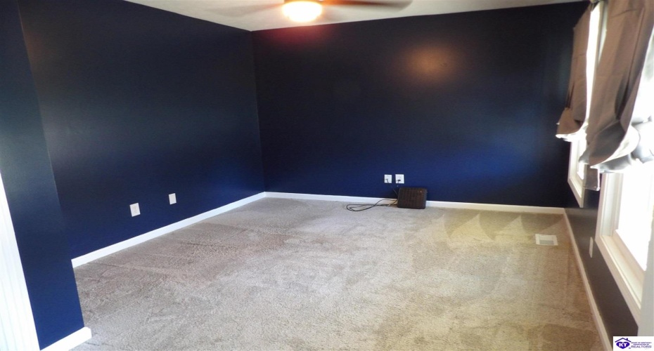 Skyline Drive, Radcliff, Kentucky 40160-0000, ,4 BathroomsBathrooms,For Sale,Skyline Drive,HK24003229