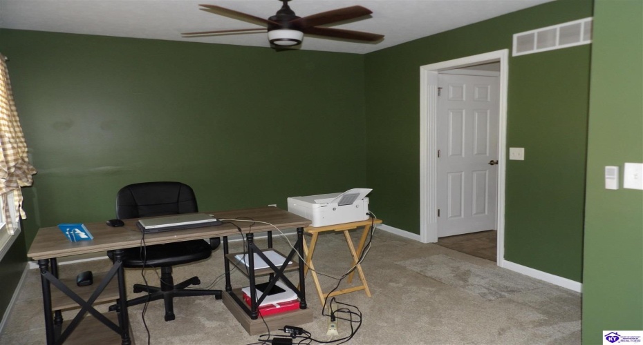 Skyline Drive, Radcliff, Kentucky 40160-0000, ,4 BathroomsBathrooms,For Sale,Skyline Drive,HK24003229