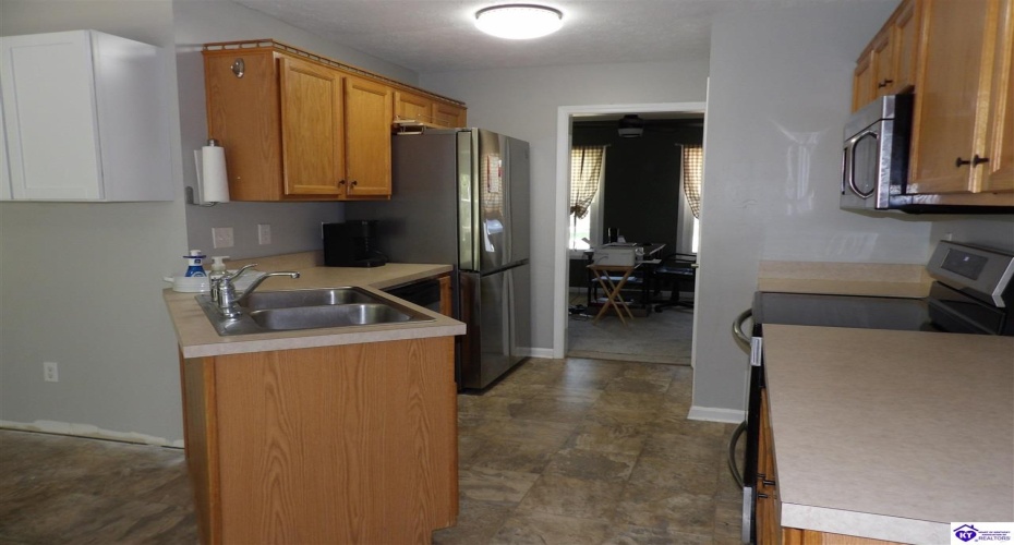 Skyline Drive, Radcliff, Kentucky 40160-0000, ,4 BathroomsBathrooms,For Sale,Skyline Drive,HK24003229