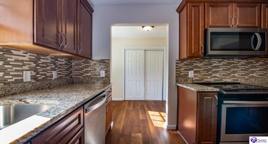 Johnstown Road, Elizabethtown, Kentucky 42701, ,2 BathroomsBathrooms,For Sale,Johnstown Road,HK24003233 Johnstown Road, Elizabethtown, Kentucky 42701, ,2 BathroomsBathrooms,For Sale,Johnstown Road,HK24003233