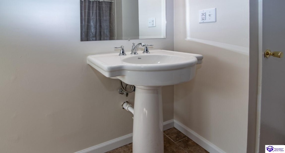 Johnstown Road, Elizabethtown, Kentucky 42701, ,2 BathroomsBathrooms,For Sale,Johnstown Road,HK24003233 Johnstown Road, Elizabethtown, Kentucky 42701, ,2 BathroomsBathrooms,For Sale,Johnstown Road,HK24003233