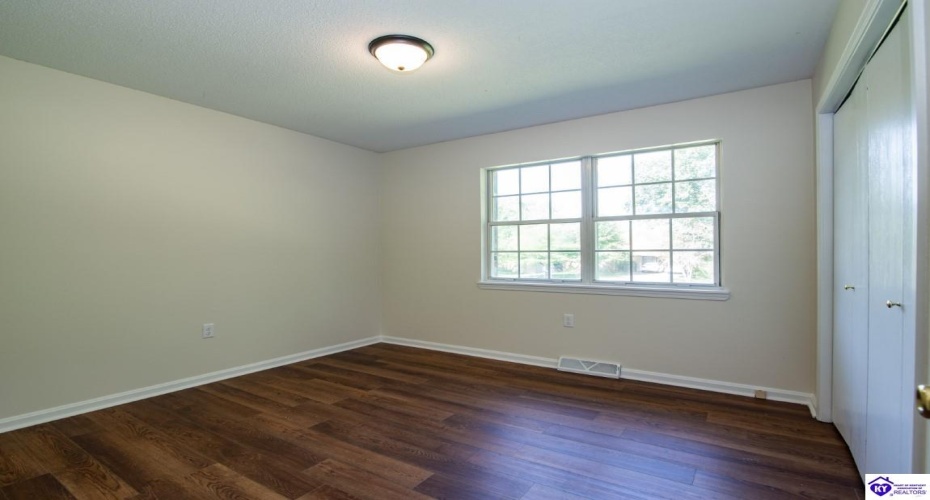 Johnstown Road, Elizabethtown, Kentucky 42701, ,2 BathroomsBathrooms,For Sale,Johnstown Road,HK24003233 Johnstown Road, Elizabethtown, Kentucky 42701, ,2 BathroomsBathrooms,For Sale,Johnstown Road,HK24003233