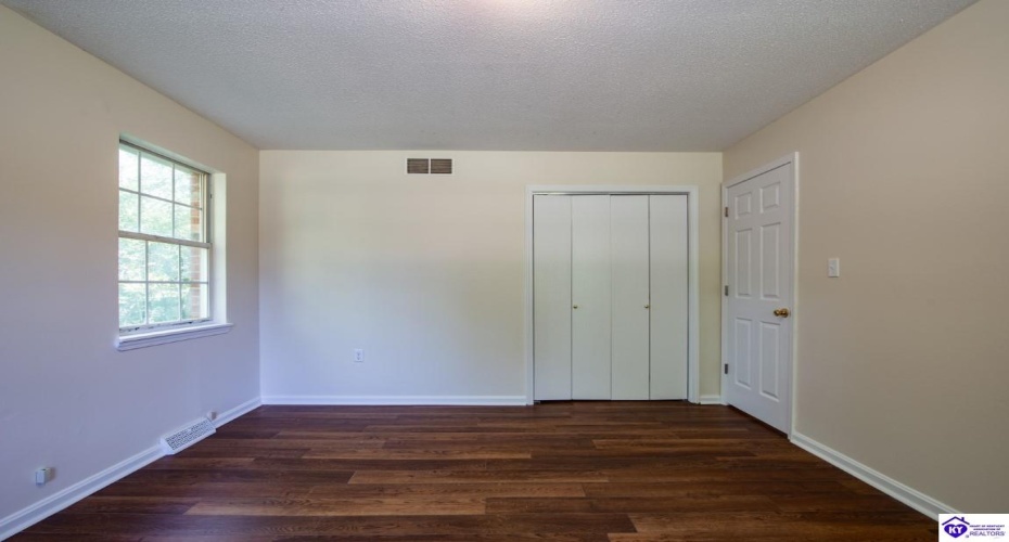 Johnstown Road, Elizabethtown, Kentucky 42701, ,2 BathroomsBathrooms,For Sale,Johnstown Road,HK24003233 Johnstown Road, Elizabethtown, Kentucky 42701, ,2 BathroomsBathrooms,For Sale,Johnstown Road,HK24003233