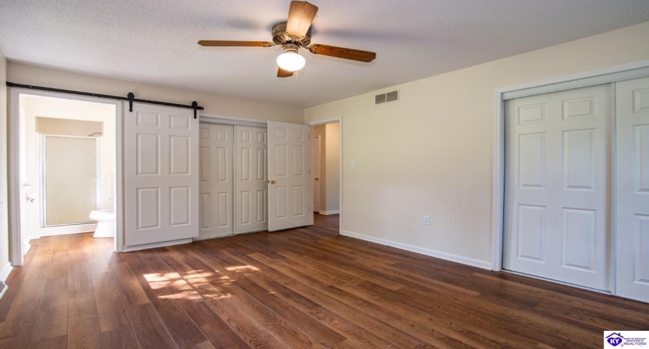 Johnstown Road, Elizabethtown, Kentucky 42701, ,2 BathroomsBathrooms,For Sale,Johnstown Road,HK24003233 Johnstown Road, Elizabethtown, Kentucky 42701, ,2 BathroomsBathrooms,For Sale,Johnstown Road,HK24003233