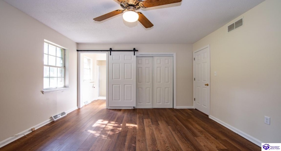 Johnstown Road, Elizabethtown, Kentucky 42701, ,2 BathroomsBathrooms,For Sale,Johnstown Road,HK24003233 Johnstown Road, Elizabethtown, Kentucky 42701, ,2 BathroomsBathrooms,For Sale,Johnstown Road,HK24003233